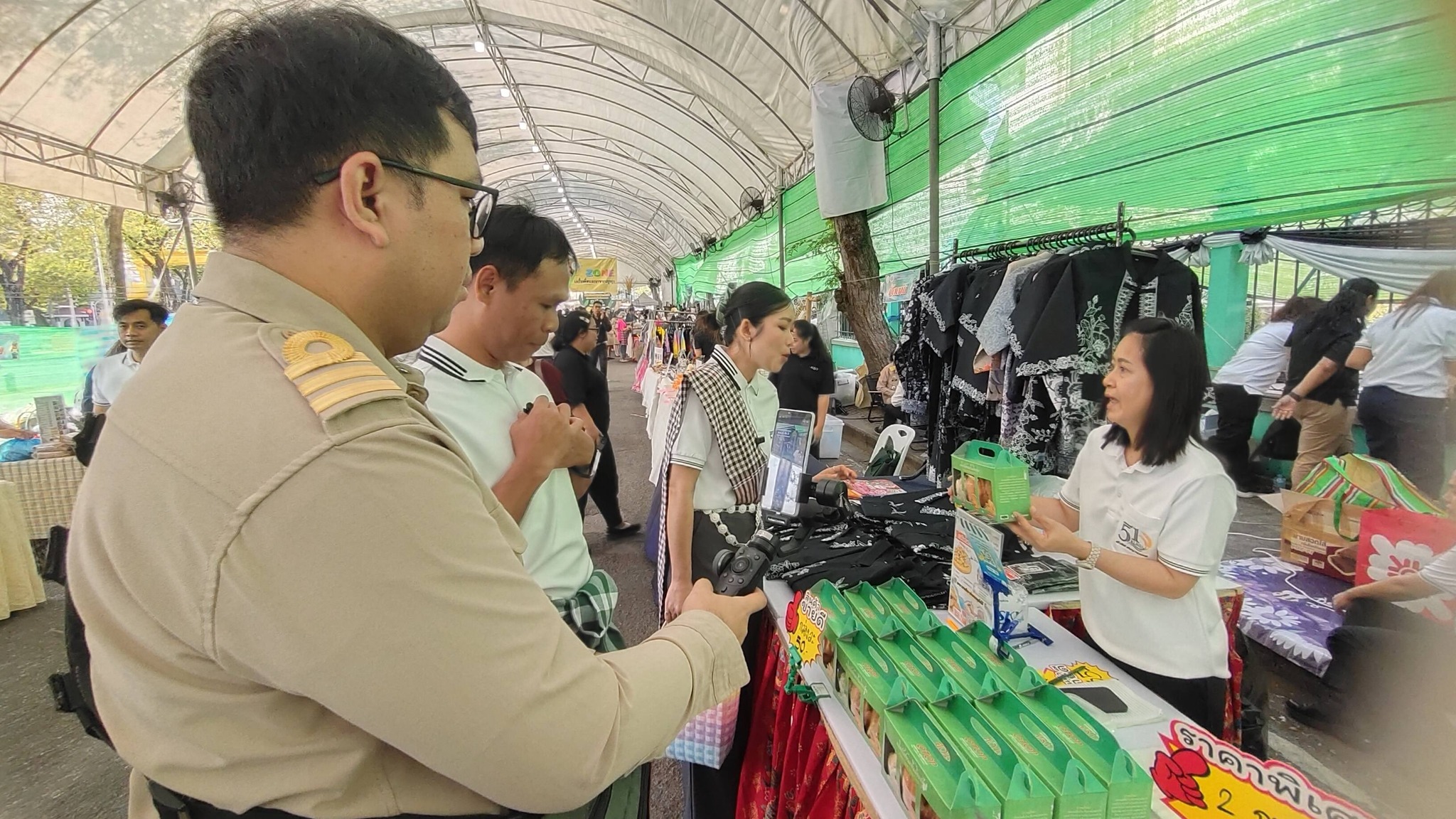 title - ส.ป.ก.สตูล ร่วมออกร้านจำหน่ายสินค้าเนื่องในวันคล้ายวันสถาปนา ส.ป.ก. ครบรอบ 51 ปี ณ ส.ป.ก. ถนนราชดำเนินนอก กทม.